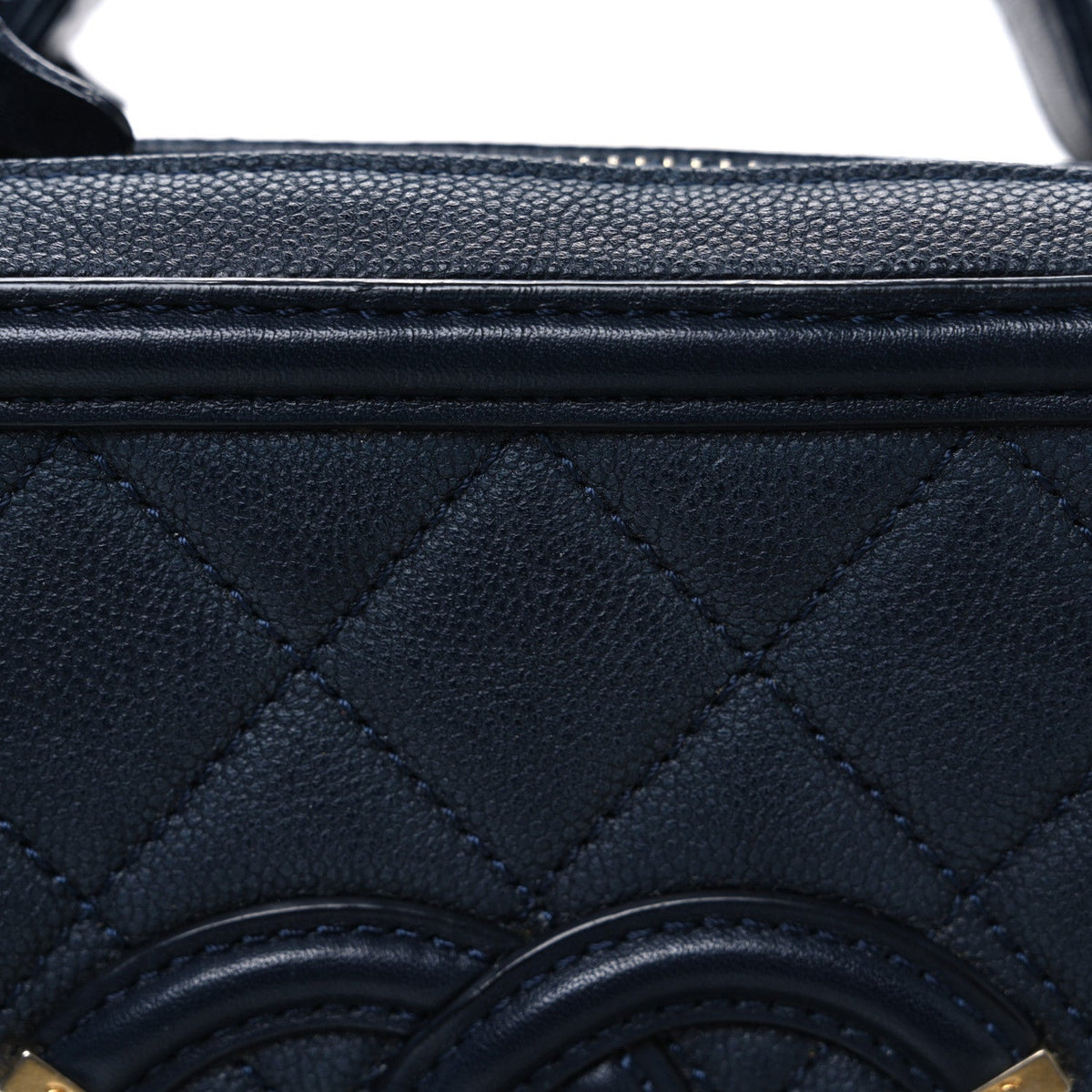 Caviar Quilted Medium CC Filigree Vanity Case Navy