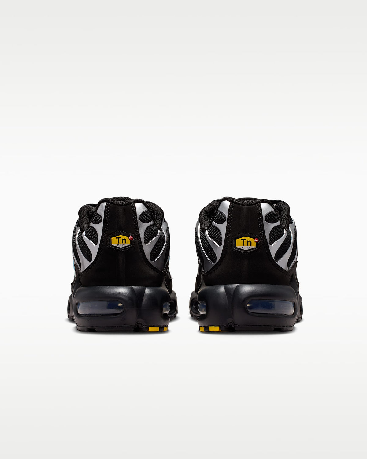 Nike Air Max Plus ¨C Black/Metallic Silver/Cyan Blue Sneaker